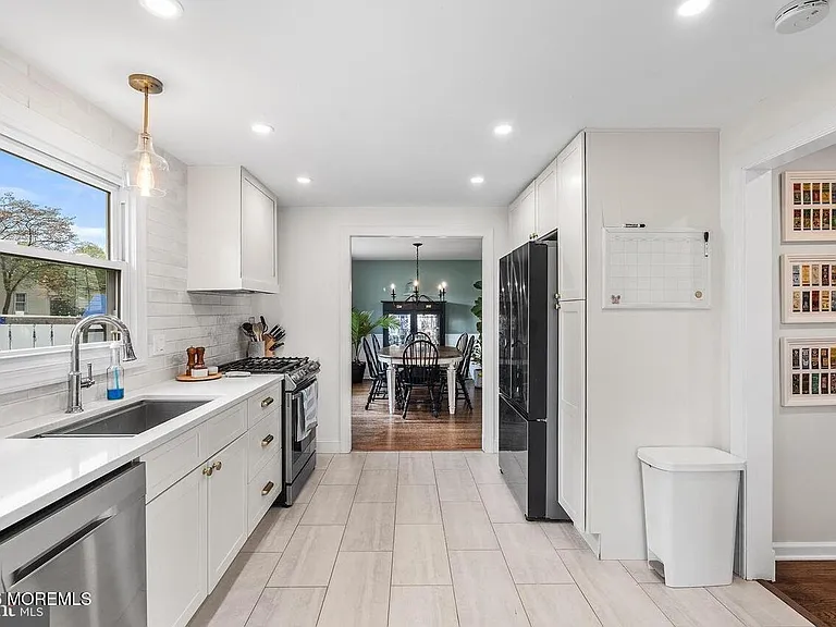 301 Westwood Dr — Photo 23