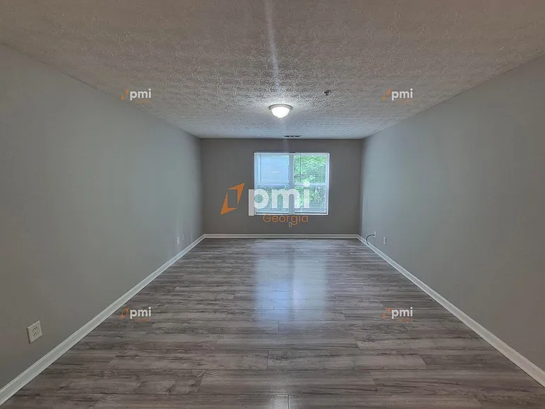 2204 Fairington Village Dr — Photo 6