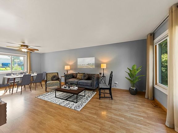 3rd image of 1057 Foxworth Blvd
