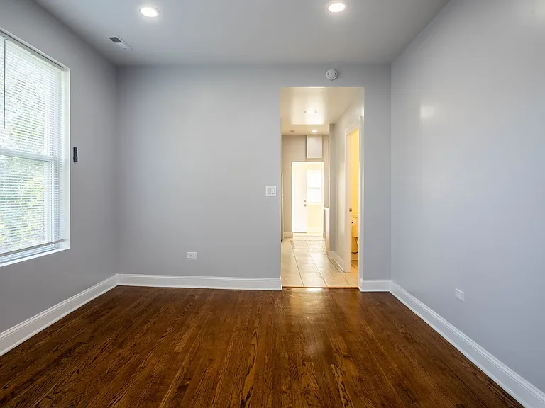 4837 W Monroe St #2 — Photo 7