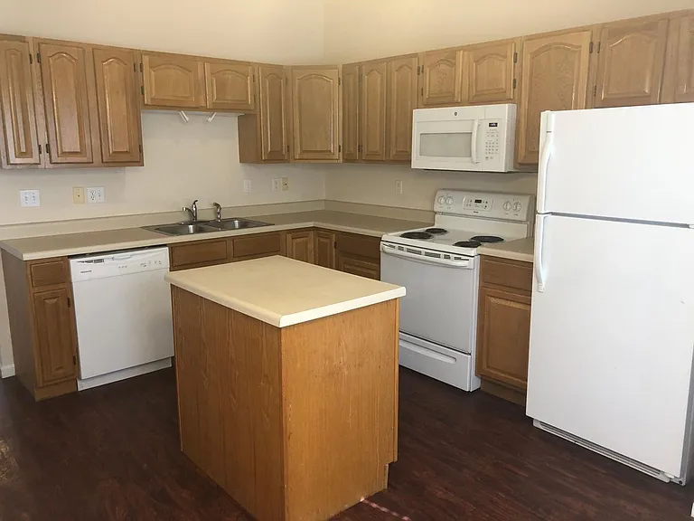 Manor Homes — Photo 40