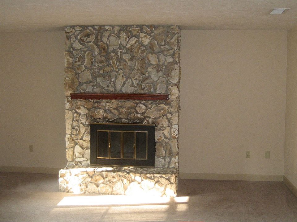 2nd image of 3940 NE 20th Ave