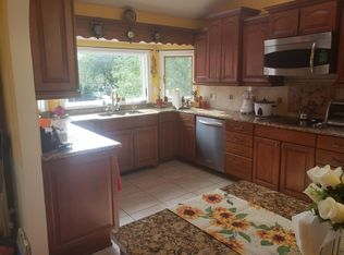 58 County Line Rd #2, Farmingdale, NY 11735