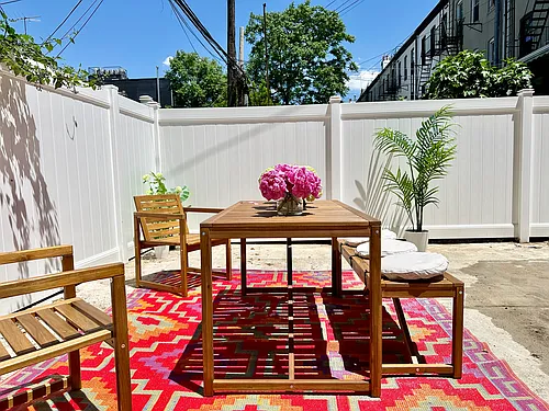 1381 Jefferson Ave #1A Photo 1