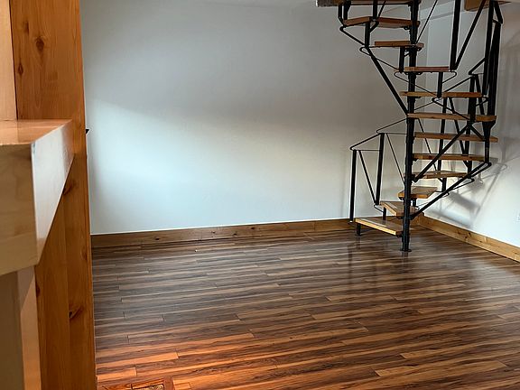 3rd image of 250 Cove Boulevard ##2
