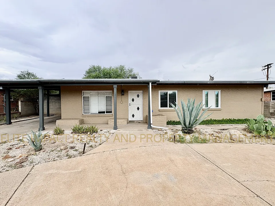 4740 E Melissa St