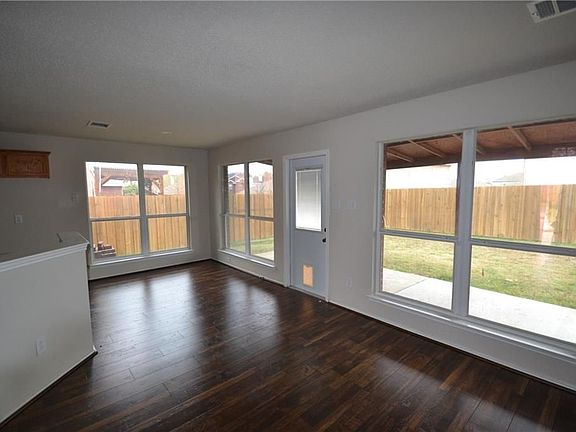 4th image of 2808 Thrush Dr