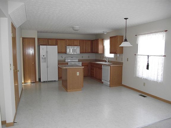 3rd image of 7736 Waggoner Chase Blvd