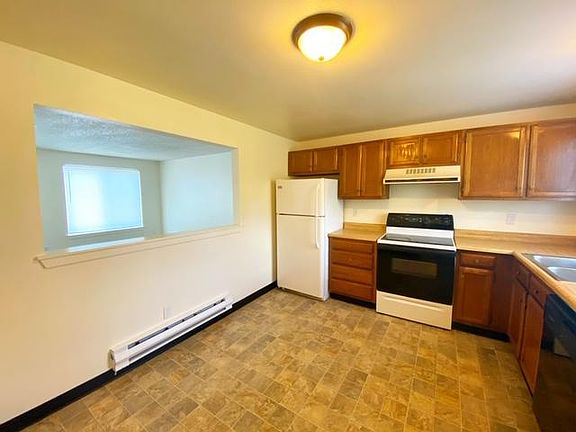 3rd image of 1740 Kidd Ave SE #46