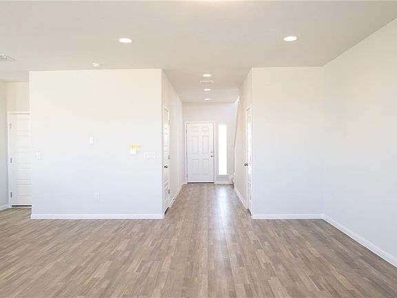 4th image of 6233 Mary Lewis Dr