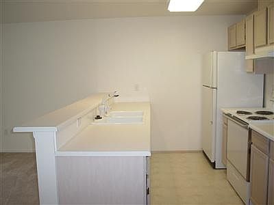 5th image of 1330 NW Slate Ln