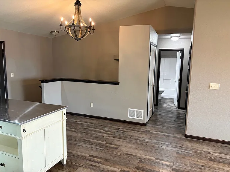 1247 Juneau Dr — Photo 5