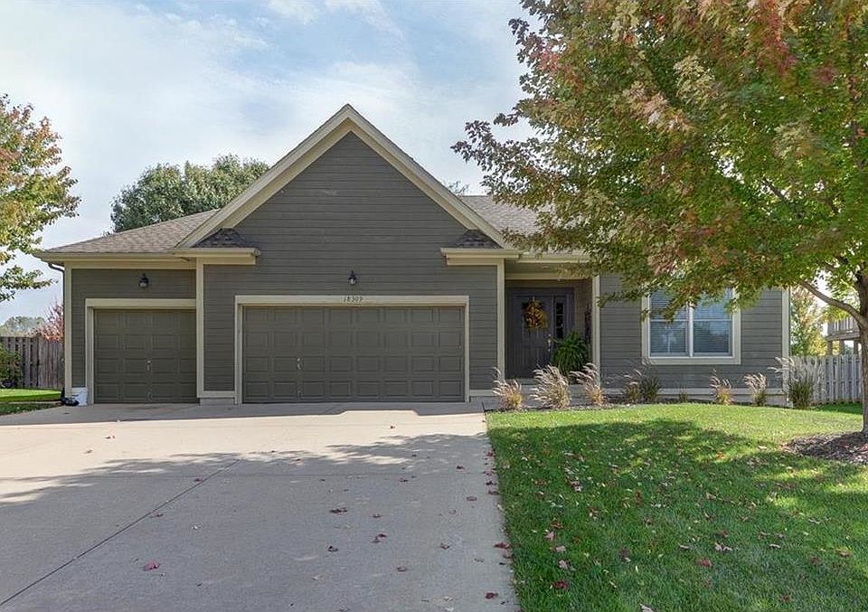 Welcome to 18309 N. Oak St. Gardner, KS
