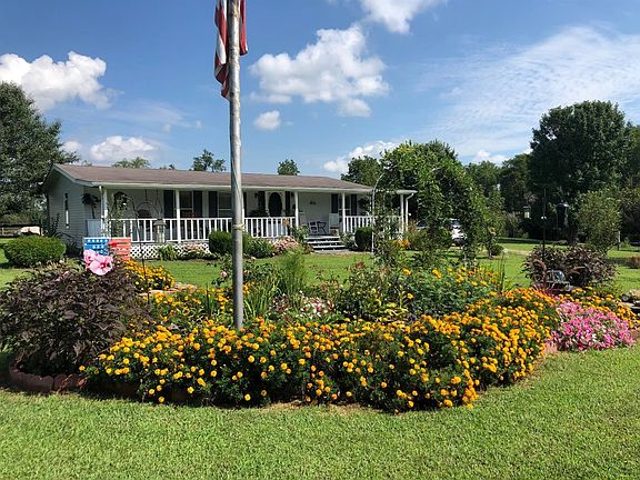 4th image of 111 Fairgrounds Dr