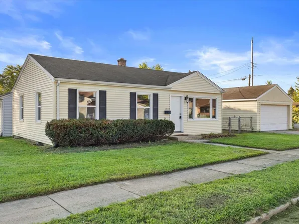 1905 Gilson St, Racine, WI 53403