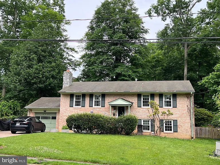 8711 Braeburn Dr — Photo 1