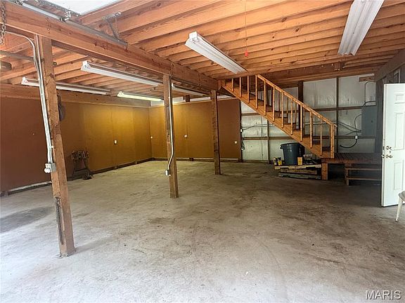 5th image of 397 Wild Oak Rd