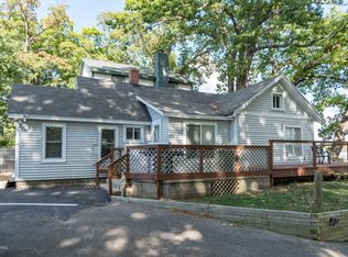 74 N Shore Dr, South Haven, MI 49090