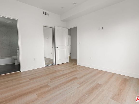 4th image of 1265 Browning Blvd #C