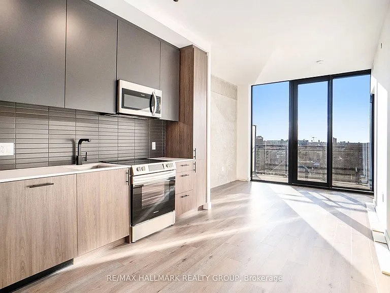 10 James St #11 — Photo 3