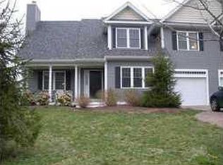 2 Crestview Dr, Westerly, RI 02891