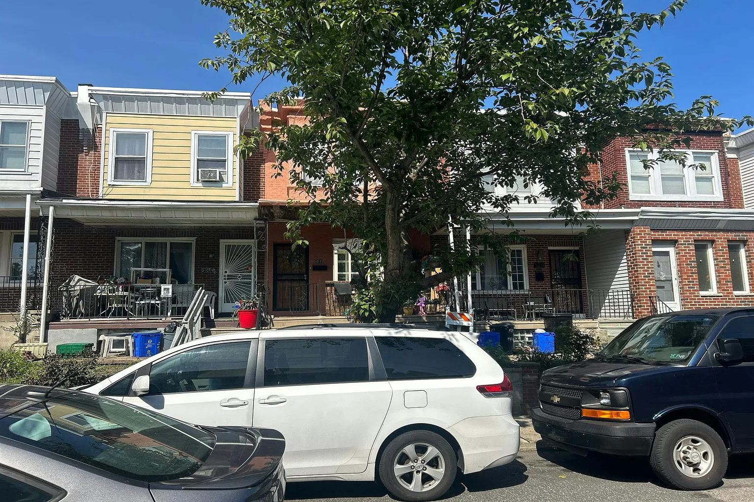 5212 N Marshall St photo 1