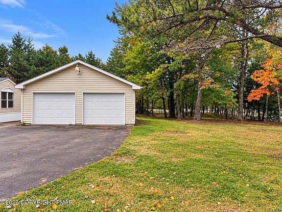 3rd image of 227 Flame Dr