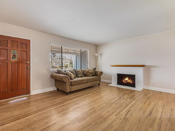 4th image of 658 Borregas Ave