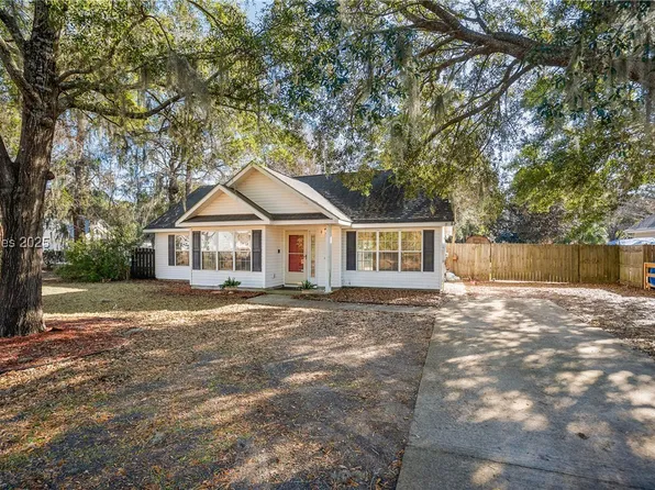 7 Fig Dr, Beaufort, SC 29907