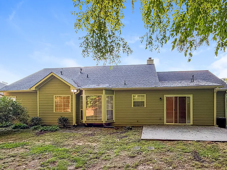 520 Brooksdale Dr — Photo 16