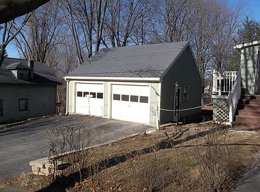 4th image of 45 Downing Ave