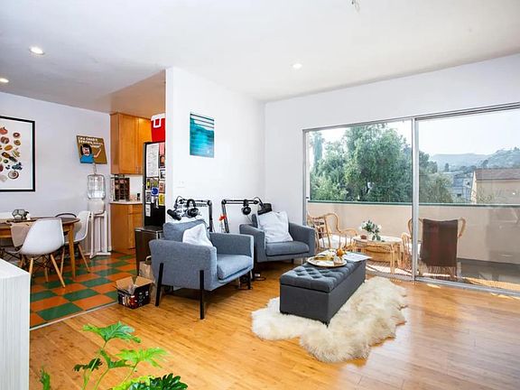 4th image of 3827 Evans St #7