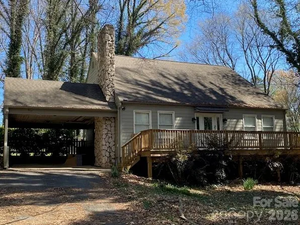 517 Camelot Dr, Statesville, NC 28625