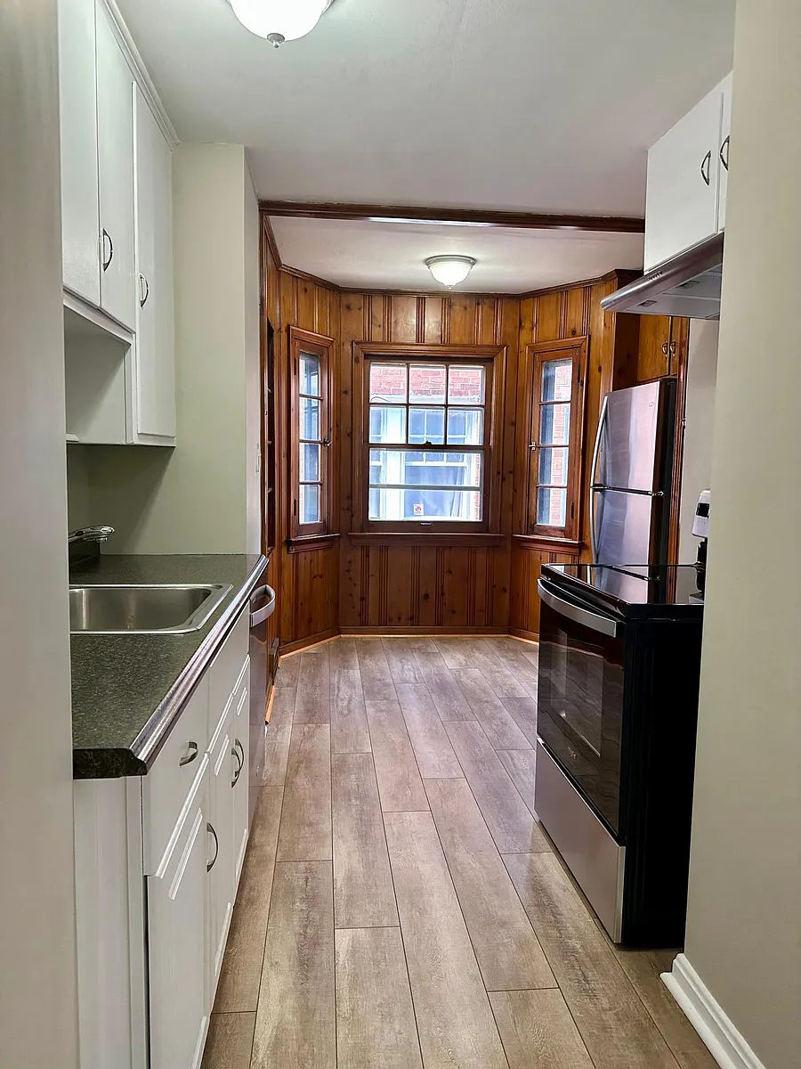 Kitchen - 13610 Cedar Rd #UP