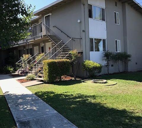 2nd image of 65 N Kingston St APT 6
