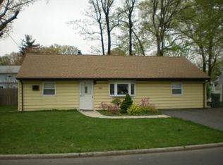 20 Crescent Rd, Edison, NJ 08817