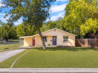 916 Ford St, Kerrville, TX 78028