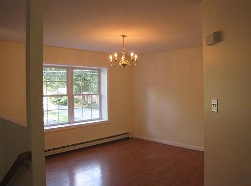 3rd image of 14 Brentwood Ave