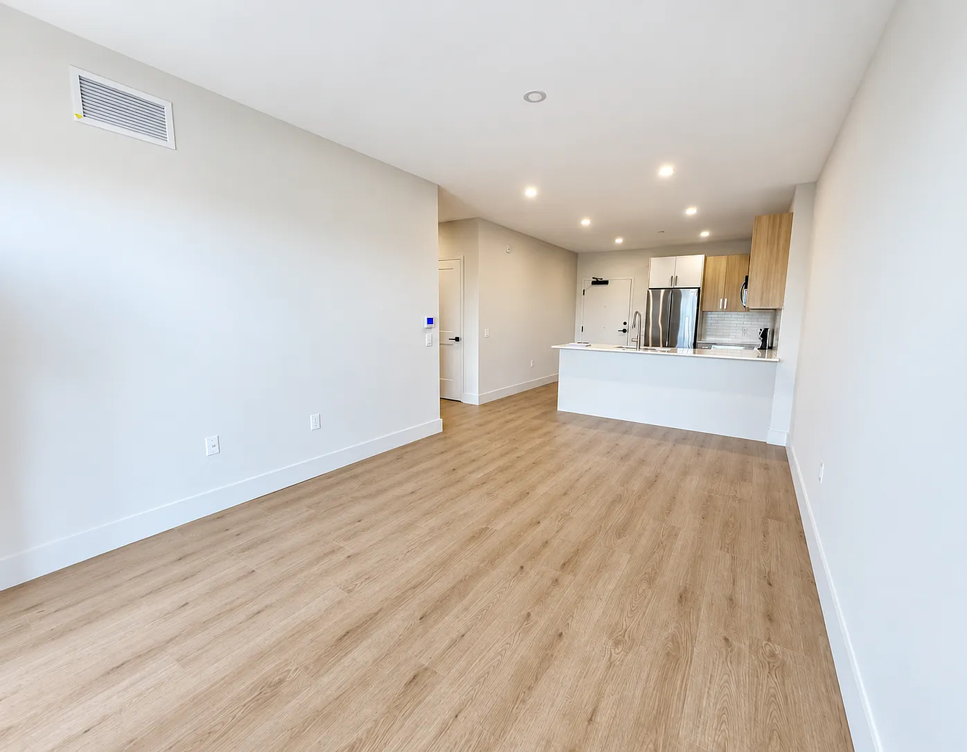 8 Hutt Ln — Photo 3