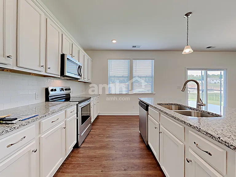 141 Twin River Dr — Photo 4