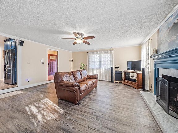 5th image of 340 Calvin Dr