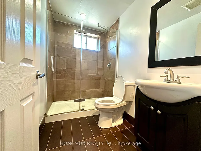 71 Ashburn Dr — Photo 9