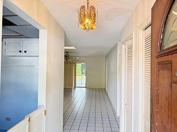 5th image of 417 SW Natura Ave APT A
