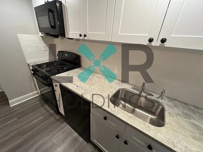 329 Cranston Ave — Photo 12