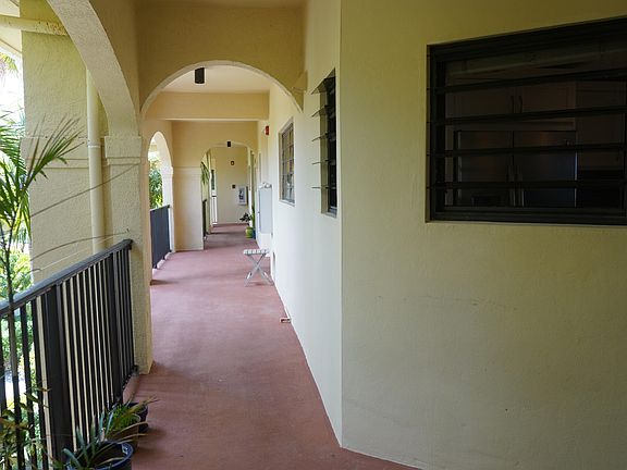 3rd image of 303 La Grande Prince Cir #A