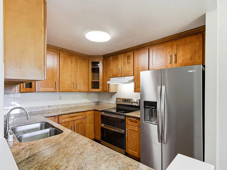 479 Costa Mesa Ter #F — Photo 11