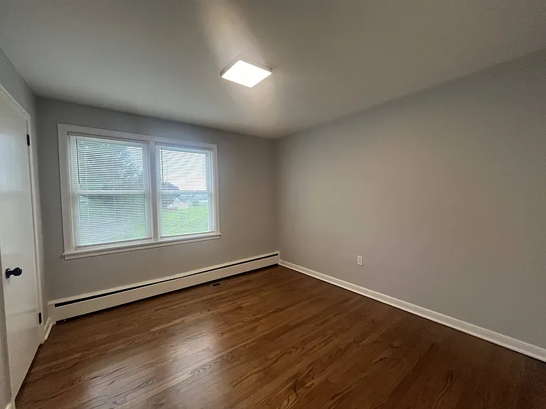 335 Maple St — Photo 15