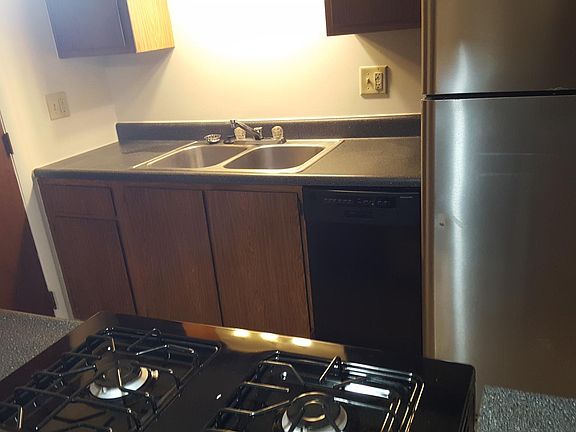 3rd image of 1507 Gerrard Ave