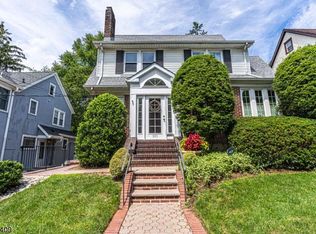 111 Overlook Ave, Leonia, NJ 07605