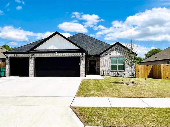 1320 Marjorie St, Bentonville, AR 72713